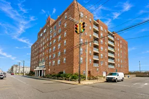 370 W Broadway, Long Beach, NY 11561 - Photo 27