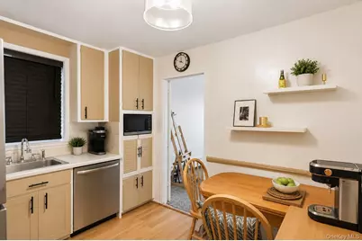 370 W Broadway #1D, Long Beach, NY 11561 - Photo 9