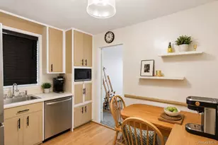 370 W Broadway, Long Beach, NY 11561 - Photo 9