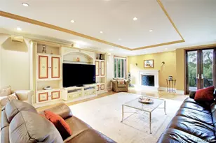 527 Manhasset Woods Rd, Manhasset, NY 11030 - Photo 13