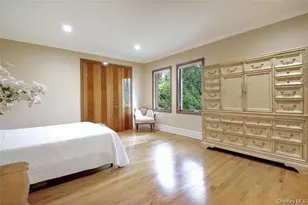 527 Manhasset Woods Rd, Manhasset, NY 11030 - Photo 23