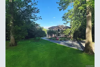527 Manhasset Woods Road, Manhasset, NY 11030 - Photo 1