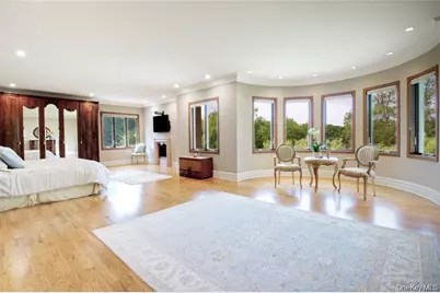 527 Manhasset Woods Road, Manhasset, NY 11030 - Photo 25