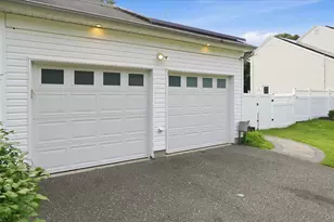 53 Howard Dr, Coram, NY 11727 - Photo 33