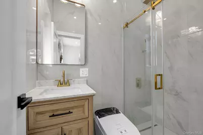 8366 Charlecote Ridge, Jamaica, NY 11432 - Photo 21