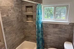 24 Carl St, Ronkonkoma, NY 11779 - Photo 9