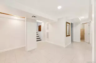 11 Verbena Ct, Hicksville, NY 11801 - Photo 27