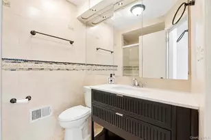 11 Verbena Ct, Hicksville, NY 11801 - Photo 23