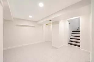 11 Verbena Ct, Hicksville, NY 11801 - Photo 29