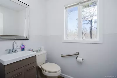 371 S River Road, Calverton, NY 11933 - Photo 17