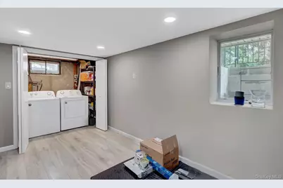 43 Manhattan Avenue, West Babylon, NY 11704 - Photo 13