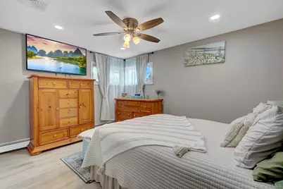 43 Manhattan Avenue, West Babylon, NY 11704 - Photo 9