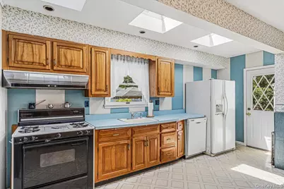 1860 Rockville Drive, Baldwin, NY 11510 - Photo 15