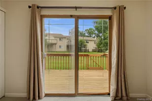 207 Lake Pointe Cir, Middle Island, NY 11953 - Photo 27