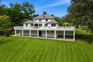 34 Locust Ln, Huntington, NY 11743 - Photo 5