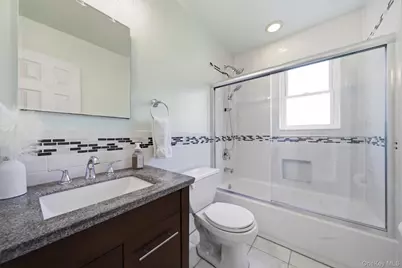 227 N Middletown Road #D, Pearl River, NY 10965 - Photo 9
