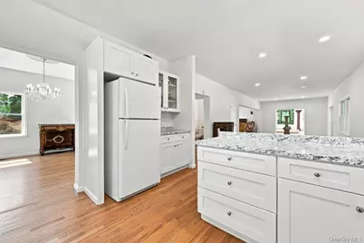 48 Private Road, Calverton, NY 11933 - Photo 17
