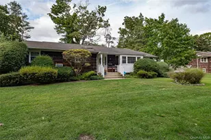 4 Huber Pl, Saint James, NY 11780 - Photo 3
