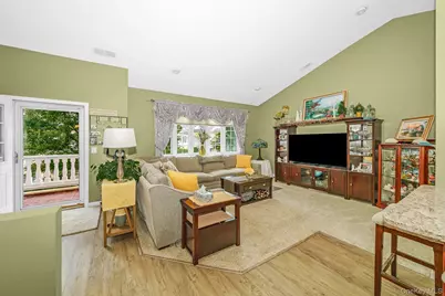30 Sarah Court, Amityville, NY 11701 - Photo 5