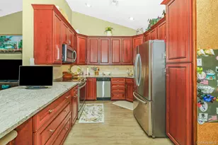 30 Sarah Ct, Amityville, NY 11701 - Photo 21