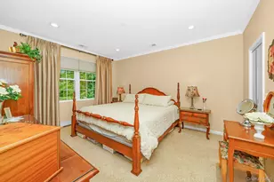 30 Sarah Ct, Amityville, NY 11701 - Photo 23