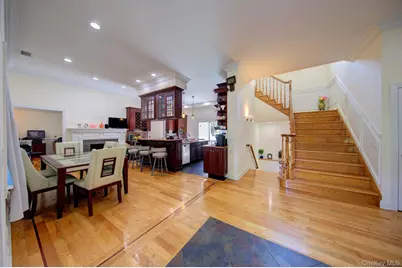 97 Chestnut Street, Mount Sinai, NY 11766 - Photo 5