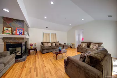 97 Chestnut Street, Mount Sinai, NY 11766 - Photo 9