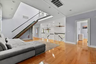 33A Newtown Rd, Hampton Bays, NY 11946 - Photo 17