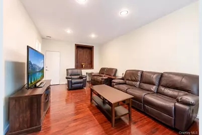 5 Cathy Lane, Great Neck, NY 11024 - Photo 11