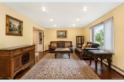 5 Cathy Lane, Great Neck, NY 11024 - Photo 3