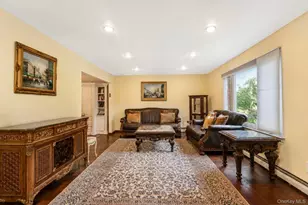 5 Cathy Ln, Great Neck, NY 11024 - Photo 3