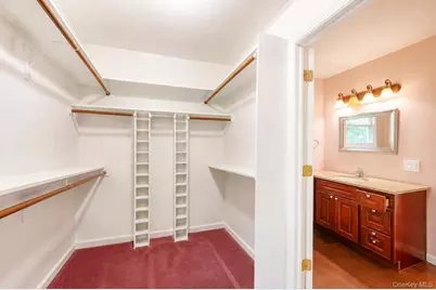 5 Cathy Lane, Great Neck, NY 11024 - Photo 17
