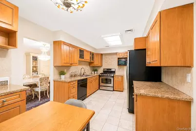 5 Cathy Lane, Great Neck, NY 11024 - Photo 7