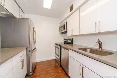 235 W Park Avenue #205, Long Beach, NY 11561 - Photo 7