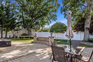 260 W 20th St, Deer Park, NY 11729 - Photo 25