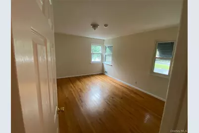 182 N Middletown Road, Pearl River, NY 10965 - Photo 5