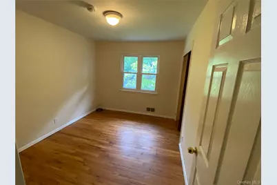182 N Middletown Road, Pearl River, NY 10965 - Photo 3