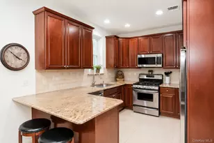 643 Verona Dr, Melville, NY 11747 - Photo 3