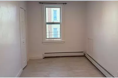 1041 E 216th Street, Bronx, NY 10469 - Photo 11