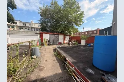 1041 E 216th Street, Bronx, NY 10469 - Photo 13