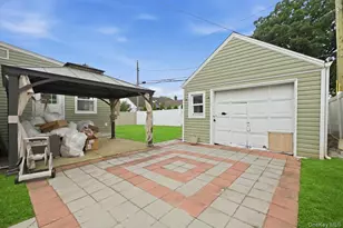 828 Bruce Dr, Wantagh, NY 11793 - Photo 23