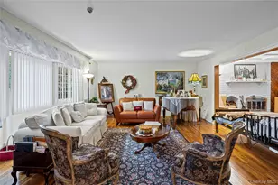 1 Jason Ct, Dix Hills, NY 11746 - Photo 3