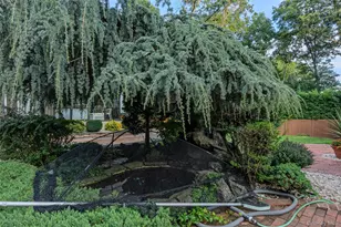 1 Jason Ct, Dix Hills, NY 11746 - Photo 21