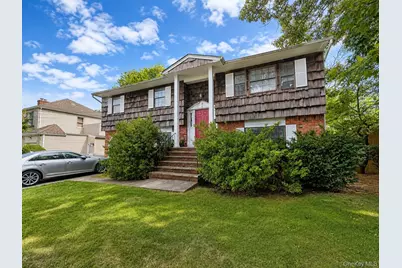 7 Roberts Lane, Cedarhurst, NY 11516 - Photo 1