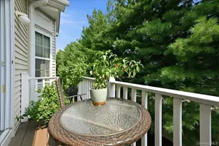 281 Spring Dr, East Meadow, NY 11554 - Photo 23