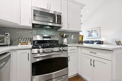 281 Spring Drive, East Meadow, NY 11554 - Photo 9