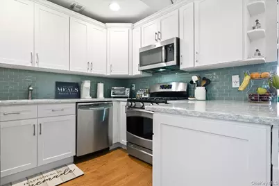 281 Spring Drive, East Meadow, NY 11554 - Photo 7