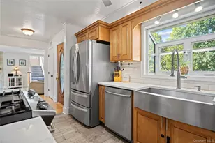 73 Maple Ave, Bay Shore, NY 11706 - Photo 15
