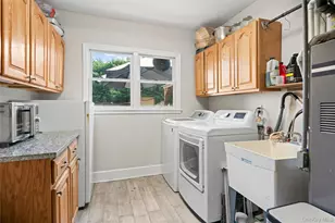 73 Maple Ave, Bay Shore, NY 11706 - Photo 17