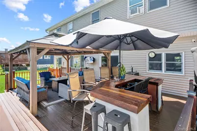 73 Maple Avenue, Bay Shore, NY 11706 - Photo 33
